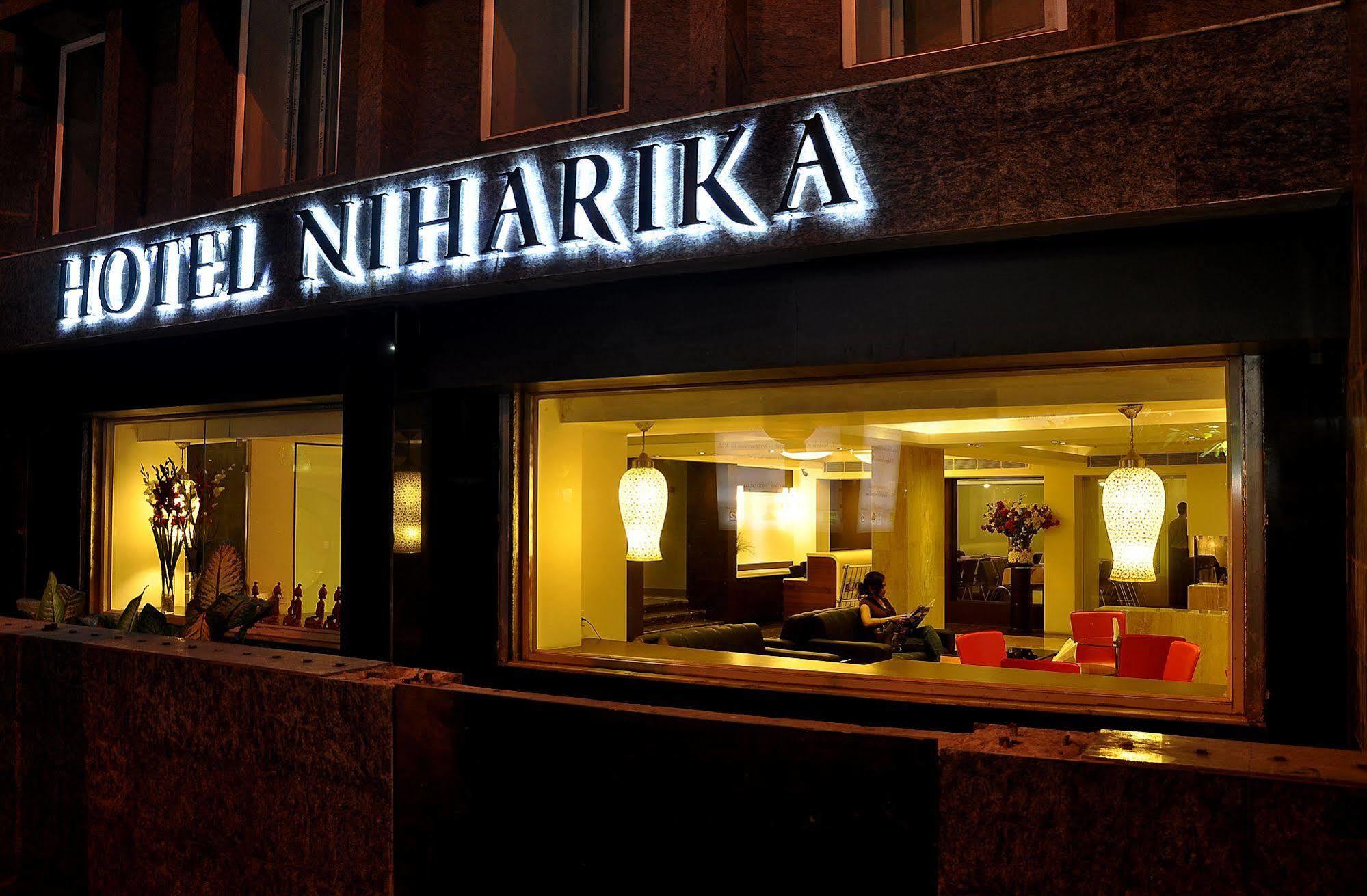 Hotel Niharika Calcutta Buitenkant foto